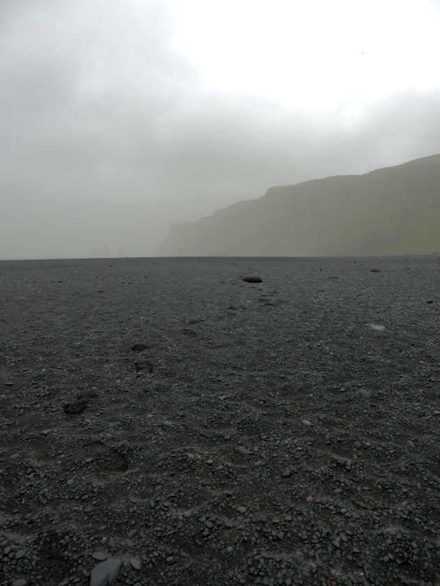 Plage de sable noir