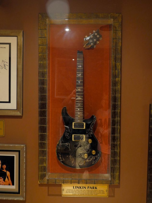 Hard Rock cafe 7